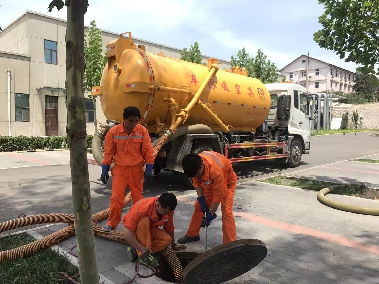 磴口化粪池清理与5-8吨吸粪车施工效率分析